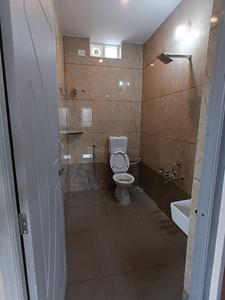Bathroom Image of 1000 Sq.ft 2 BHK Builder Floor for rent in Saravanampatty Coimbatore for Rs. 18500