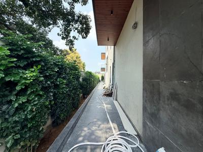 Balcony Image of 16200 Sq.ft 5 BHK Farm House for sale in Chhattarpur New Delhi for Rs. 350000000