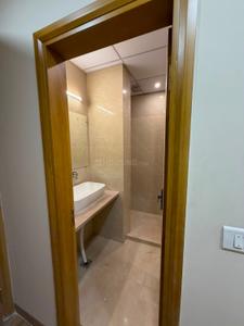 Bathroom Image of 630 Sq.ft 1 BHK Independent House for rent in Sector 46 Gurgaon for Rs. 40000