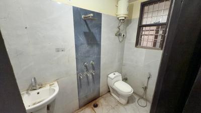 Image of 950 Sq.ft 3 BHK Builder Floor for rent in Mayur Vihar Phase 1, New Delhi for Rs. 31000