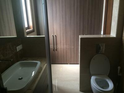 Bathroom Image of 4500 Sq.ft 4 BHK Builder Floor for rent in New Friends Colony New Delhi for Rs. 285000