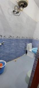 Bathroom Image of 800 Sq.ft 1 BHK Builder Floor for rent in Krishna Nagar Lucknow for Rs. 8000