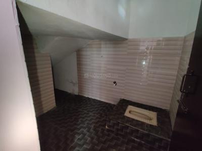 Bathroom Image of 500 Sq.ft 1 BHK Apartment / Flat for rent in Ammapet Salem for Rs. 7200