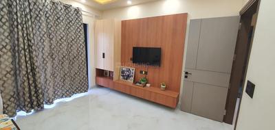 Bedroom Image of 3000 Sq.ft 4 BHK Builder Floor for rent in Sector 46 Noida for Rs. 100000