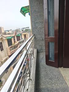 Balcony Image of 700 Sq.ft 2 BHK Builder Floor for rent in Paschim Vihar New Delhi for Rs. 30000
