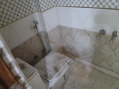 Image of 750 Sq.ft 2 BHK Builder Floor for rent in Preet Vihar, New Delhi for Rs. 20000