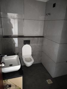 Bathroom Image of 1500 Sq.ft 3 BHK Apartment / Flat for rent in New Alkapuri Vadodara for Rs. 25000