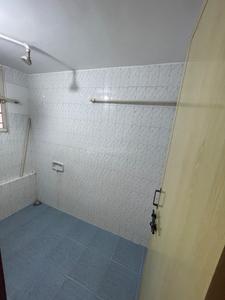 Bathroom Image of 550 Sq.ft 1 BHK Apartment / Flat for rent in Kailash Society, Kothrud Pune for Rs. 18500