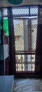 Bedroom Image of 501 Sq.ft 2 BHK Builder Floor for sale in Dilshad Garden New Delhi for Rs. 3100000