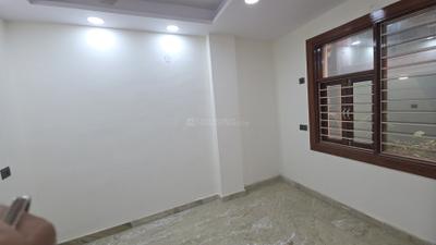 Bedroom Image of 900 Sq.ft 3 BHK Builder Floor for sale in Laxmi Nagar New Delhi for Rs. 11000000