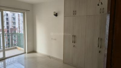 Bedroom Image of 2275 Sq.ft 3 BHK Apartment / Flat for rent in Sunworld Arista, Sector 168 Noida for Rs. 48000