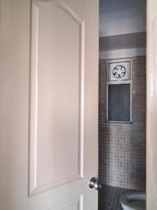 Common Bathroom Image of 1410 Sq.ft 3 BHK Apartment / Flat for sale in Paras Tierea, Sector 137 Noida for Rs. 12000000