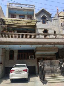 Building Image of 1800 Sq.ft 3 BHK Builder Floor for sale in Tri Nagar New Delhi for Rs. 18000000