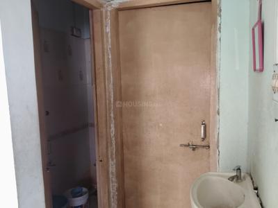 Bathroom Image of 400 Sq.ft 1 BHK Apartment / Flat for rent in Gotri Vadodara for Rs. 9000