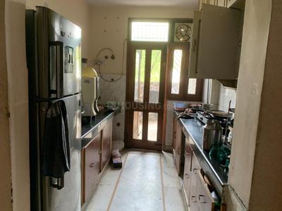 Kitchen Image of 1850 Sq.ft 3 BHK Apartment / Flat for rent in Vishnu Garden New Delhi for Rs. 50000