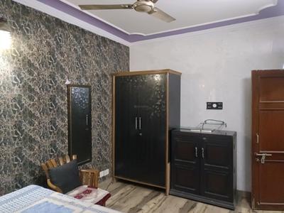 Bedroom Image of 750 Sq.ft 2 BHK Apartment / Flat for rent in Pitampura New Delhi for Rs. 31000