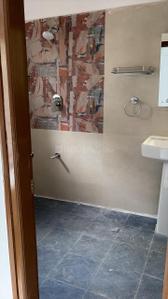 Bathroom Image of 1100 Sq.ft 2 BHK Apartment / Flat for rent in Malleswaram Bengaluru for Rs. 40000