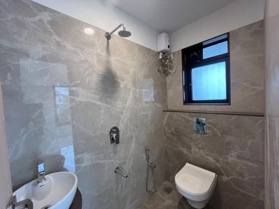 Image of 700 Sq.ft 2 BHK Apartment / Flat for sale in Santacruz East, Mumbai for Rs. 19200000