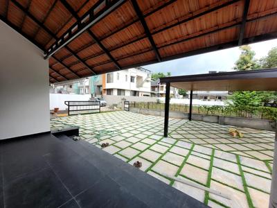 Balcony Image of 4500 Sq.ft 4 BHK Independent House for sale in Thevakkal Kochi for Rs. 35000000