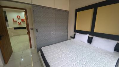 Bedroom Image of 900 Sq.ft 2 BHK Apartment / Flat for rent in Shree Narayan Exotica, Memnagar Ahmedabad for Rs. 45000