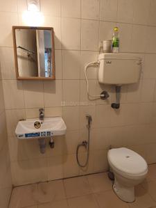 Bathroom Image of 1300 Sq.ft 2 BHK Apartment / Flat for rent in Kankanady Mangalore for Rs. 27500