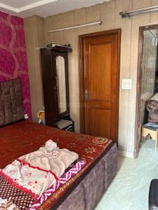 Bedroom Image of 1250 Sq.ft 3 BHK Builder Floor for sale in Krishna Nagar New Delhi for Rs. 10000000