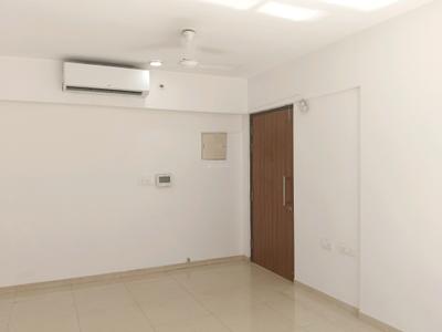Living Room Image of 900 Sq.ft 2 BHK Apartment / Flat for rent in Lodha Splendora Riverview, Kasarvadavali Thane for Rs. 28000