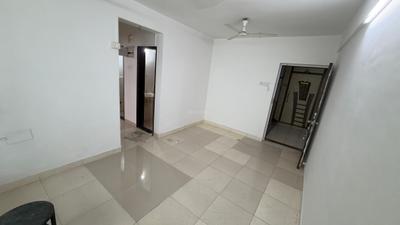 Living Room Image of 480 Sq.ft 1 BHK Apartment / Flat for rent in Evershine Millennium Paradise, Kandivali East Mumbai for Rs. 40000