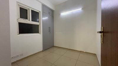 Bedroom Image of 650 Sq.ft 2.5 BHK Apartment / Flat for rent in Gulshan Botnia, Sector 144 Noida for Rs. 35000