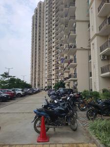 Building Image of 750 Sq.ft 3 BHK Apartment / Flat for sale in Signature Global Golf Green, Sector 79 Gurgaon for Rs. 7600000