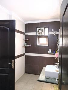 Common Bathroom Image of 2800 Sq.ft 4 BHK Apartment / Flat for sale in CGHS Best Residency, Sector 19 Dwarka New Delhi for Rs. 41500000