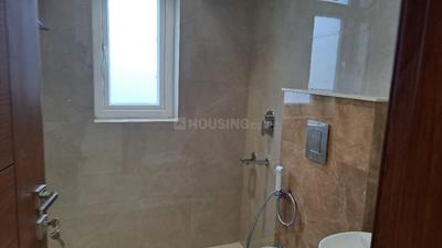 Bathroom Image of 4500 Sq.ft 4 BHK Builder Floor for rent in New Friends Colony New Delhi for Rs. 243000