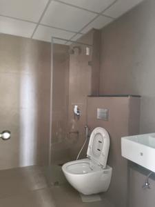 Common Bathroom Image of 1200 Sq.ft 2.5 BHK Apartment / Flat for rent in Runwal The Central Park, Chinchwad Pune for Rs. 45051