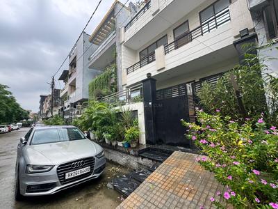 Image of 3600 Sq.ft 8 BHK Independent House for sale in Kaushambi, Ghaziabad for Rs. 65000000
