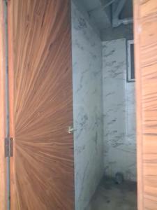 Common Bathroom Image of 1450 Sq.ft 3 BHK Apartment / Flat for sale in DM Infra, Sector 104 Noida for Rs. 6500000