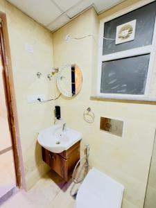 Bathroom Image of 1560 Sq.ft 2 BHK Apartment / Flat for rent in Vrindavan Yojana Lucknow for Rs. 30000