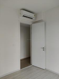 Bedroom Image of 1035 Sq.ft 2 BHK Apartment / Flat for sale in Nahar Water Lily And White Lily, Powai Mumbai for Rs. 19500000