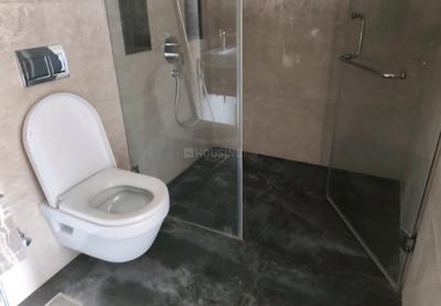 Bathroom Image of 1800 Sq.ft 3 BHK Apartment / Flat for rent in Lokhandwala Minerva, Worli Mumbai for Rs. 375000