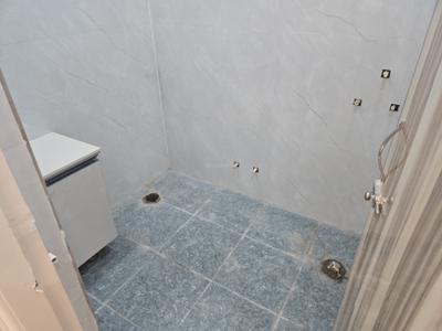 Bathroom Image of 600 Sq.ft 1 BHK Builder Floor for sale in Indirapuram Ghaziabad for Rs. 3900000
