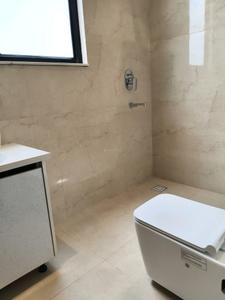 Common Bathroom Image of 750 Sq.ft 3 BHK Apartment / Flat for sale in GLS Arawali Homes 2, Sector 4 Sohna for Rs. 6500000