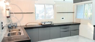 Kitchen Image of 2500 Sq.ft 4 BHK Builder Floor for rent in Race Course Vadodara for Rs. 50000