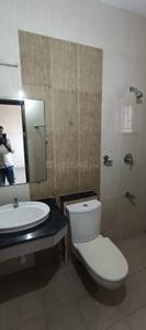 Bathroom Image of 1700 Sq.ft 3 BHK Apartment / Flat for rent in Saibaba Colony Coimbatore for Rs. 40000