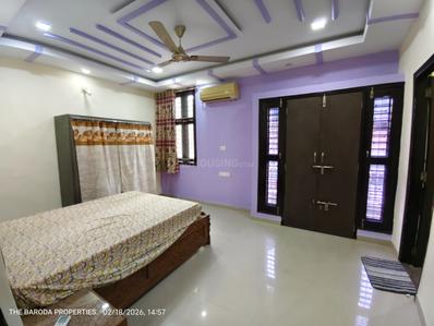 Bedroom Image of 2500 Sq.ft 4 BHK Independent House for rent in Bhayli Vadodara for Rs. 40000