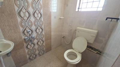 Bathroom Image of 850 Sq.ft 1 BHK Apartment / Flat for rent in JP Nagar Bengaluru for Rs. 17500