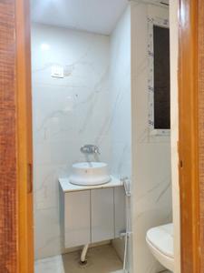 Common Bathroom Image of 1549 Sq.ft 3 BHK Apartment / Flat for sale in Arenaa Heights The Ultima 107, Sector 104 Noida for Rs. 9899000