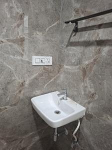 Bathroom Image of 550 Sq.ft 1 BHK Apartment / Flat for rent in Bhandup West Mumbai for Rs. 30000