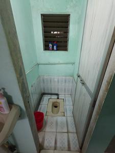 Bathroom Image of 400 Sq.ft 1 RK Apartment / Flat for rent in Kalyan West Kalyan for Rs. 8000