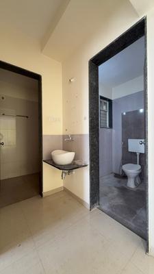 Bathroom Image of 610 Sq.ft 1 BHK Apartment / Flat for sale in Sanskruti Jardin, Mahalunge Pune for Rs. 5700000