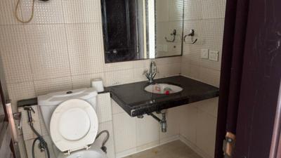 Image of 1780 Sq.ft 3.5 BHK Apartment / Flat for rent in The 3C Lotus Boulevard, Sector 100, Noida for Rs. 46000