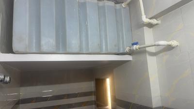 Bathroom Image of 275 Sq.ft 1 RK Apartment / Flat for rent in Powai Mumbai for Rs. 16000